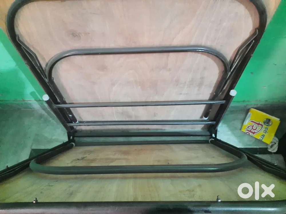 Folding bed