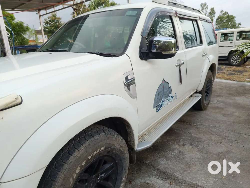 Ford Endeavour 2013 Diesel 80000 Km Driven