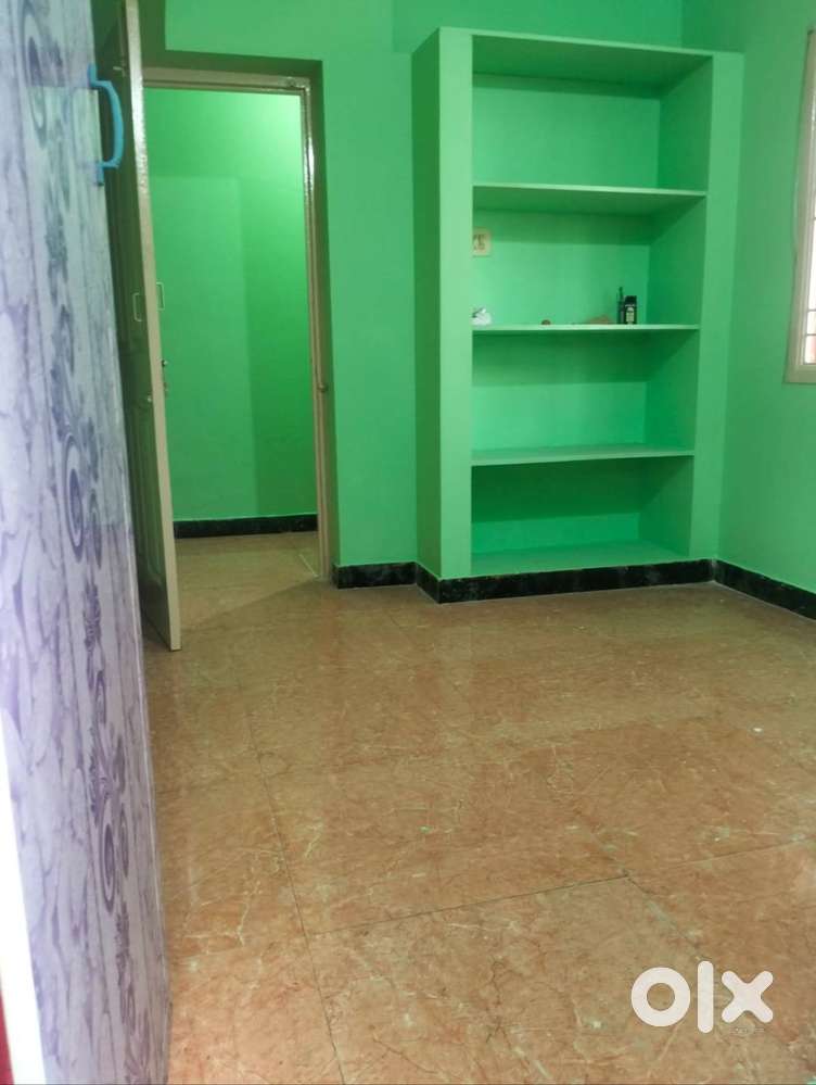 Office space, Working professionals, Tourist, Students