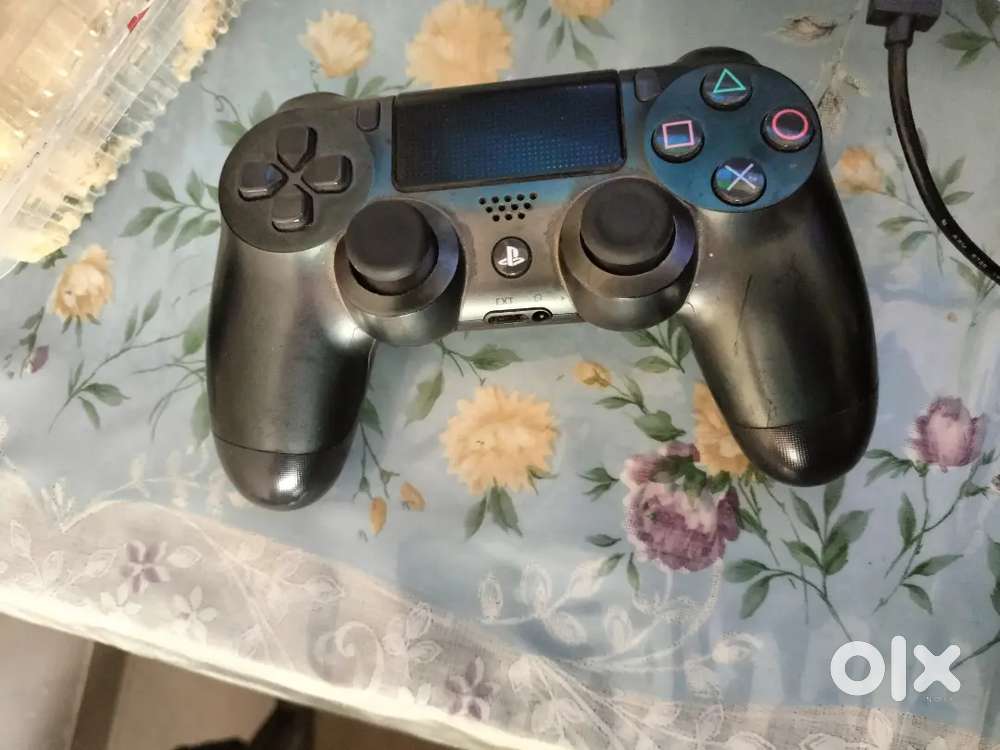 Want to sell my ps4 games and controllers