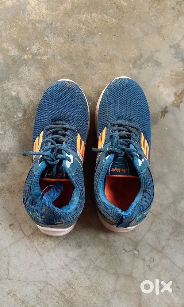 Sport shoes   n  Sandal