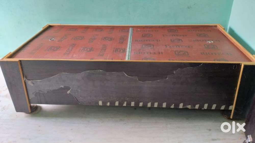 Diwan with storege box sagoon wood
