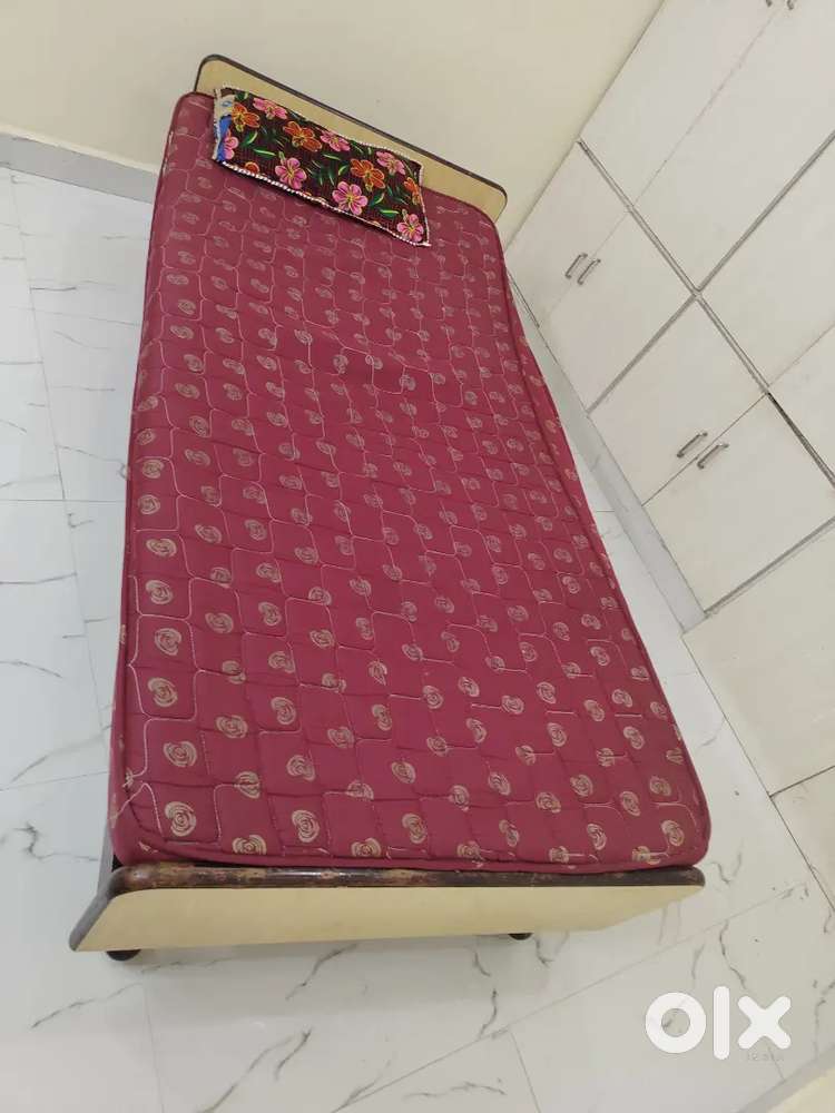 Single bed with mattress