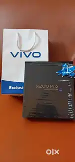 Vivo x200pro 16+16/512 with box vivo showroom bill 4 month old