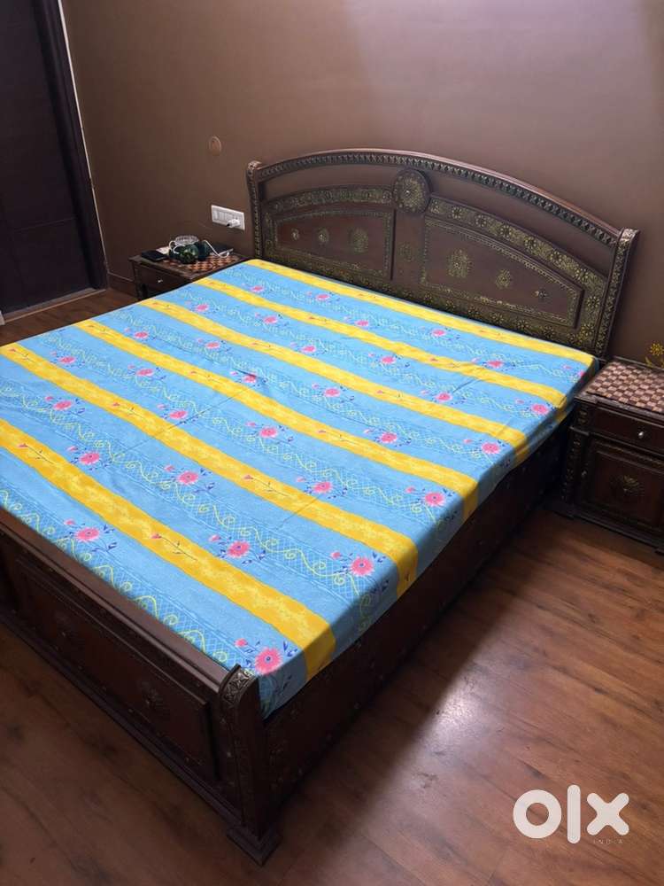 Bed with side tables
