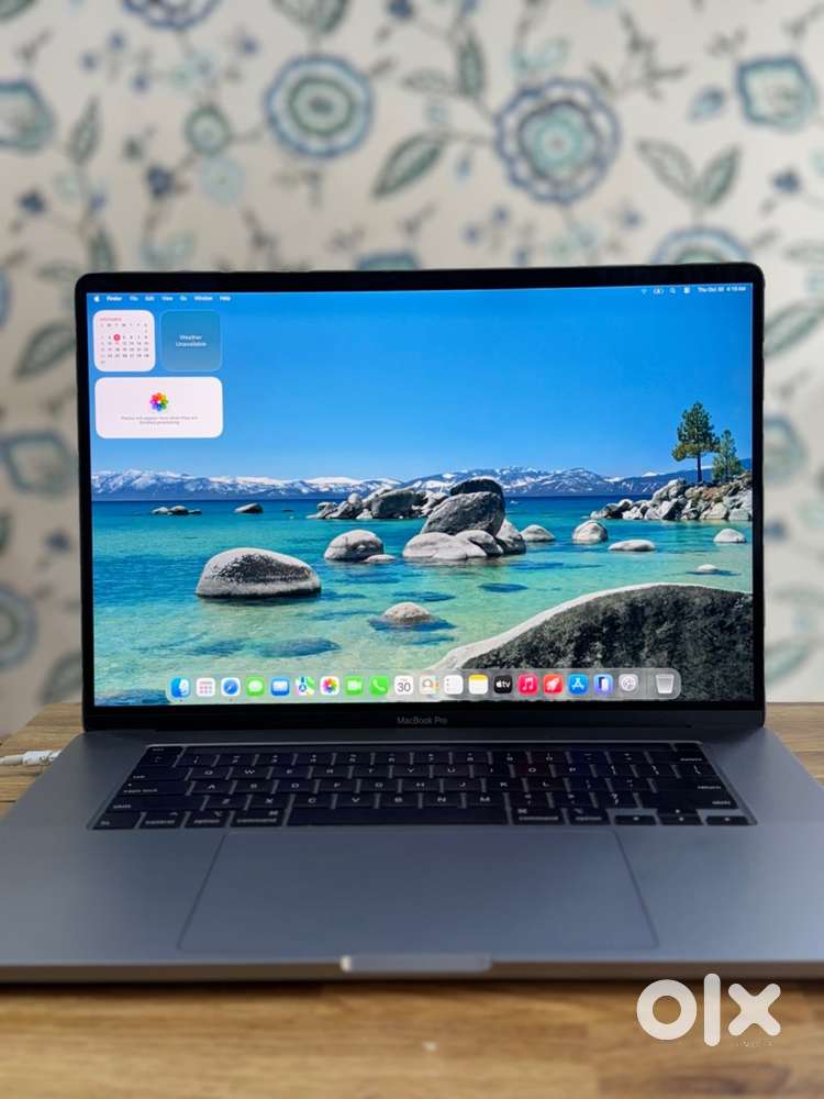 Macbook pro / 16 inch / i9 / 16/1tb