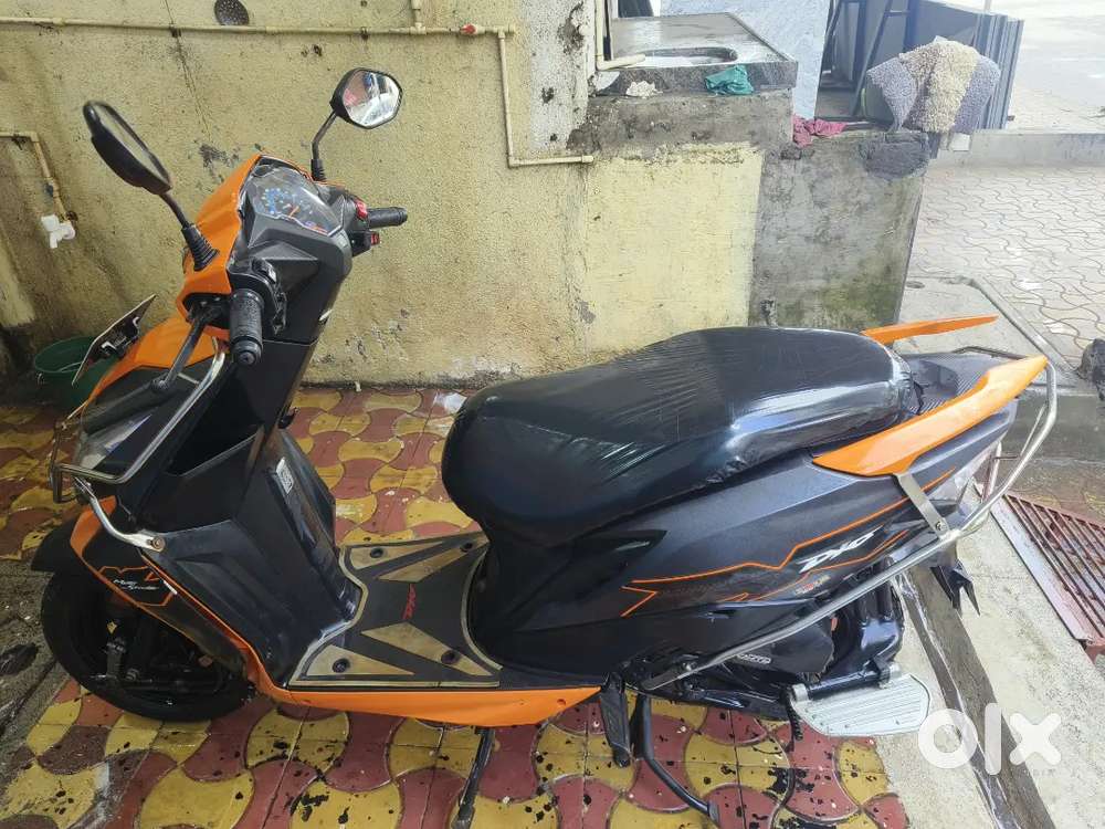 All paper clear very good condition not a single work just buy and use