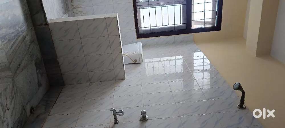 Fully independent 2bhk no owner house hatigaon near main road bus stop