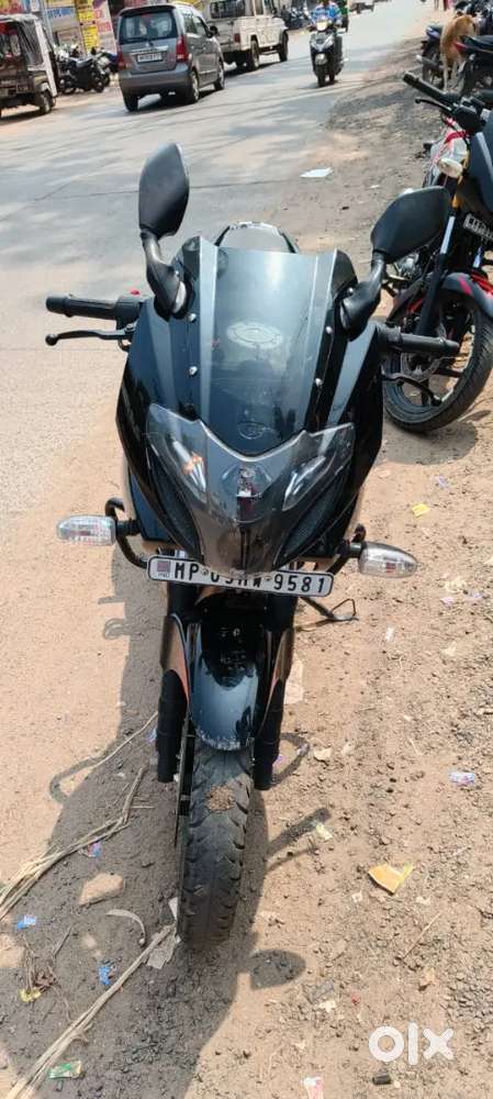 Bajaj pulsar 220f model 2019 top condition
