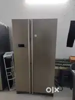 Samsung refrigerator 652 litar side by side