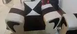 Sofa five seater sell ke liye hai