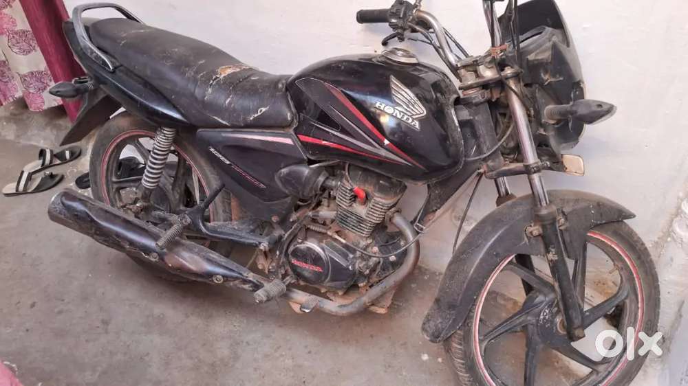 Gadi best condition me hai aur chalu hai battery problem hai bas