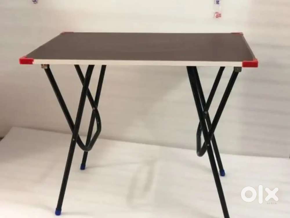 2 Foldable Study Tables & 2 Chairs – Excellent Condition