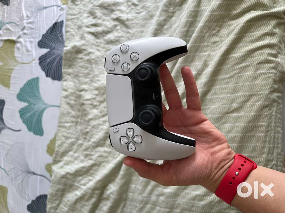 MINT CONDITION - Sony PS dualsense controller