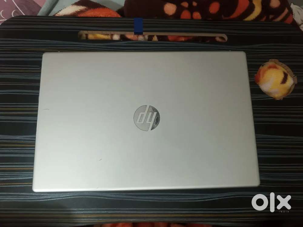 HP AMD Ryzen 57520U with Radeon Graphics