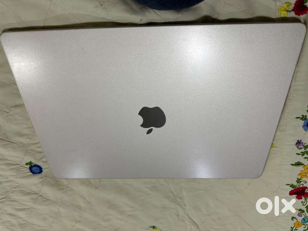 Macbook Air M3 15inch - 256gb ssd, 8Gb ram warranty till 30-4-26