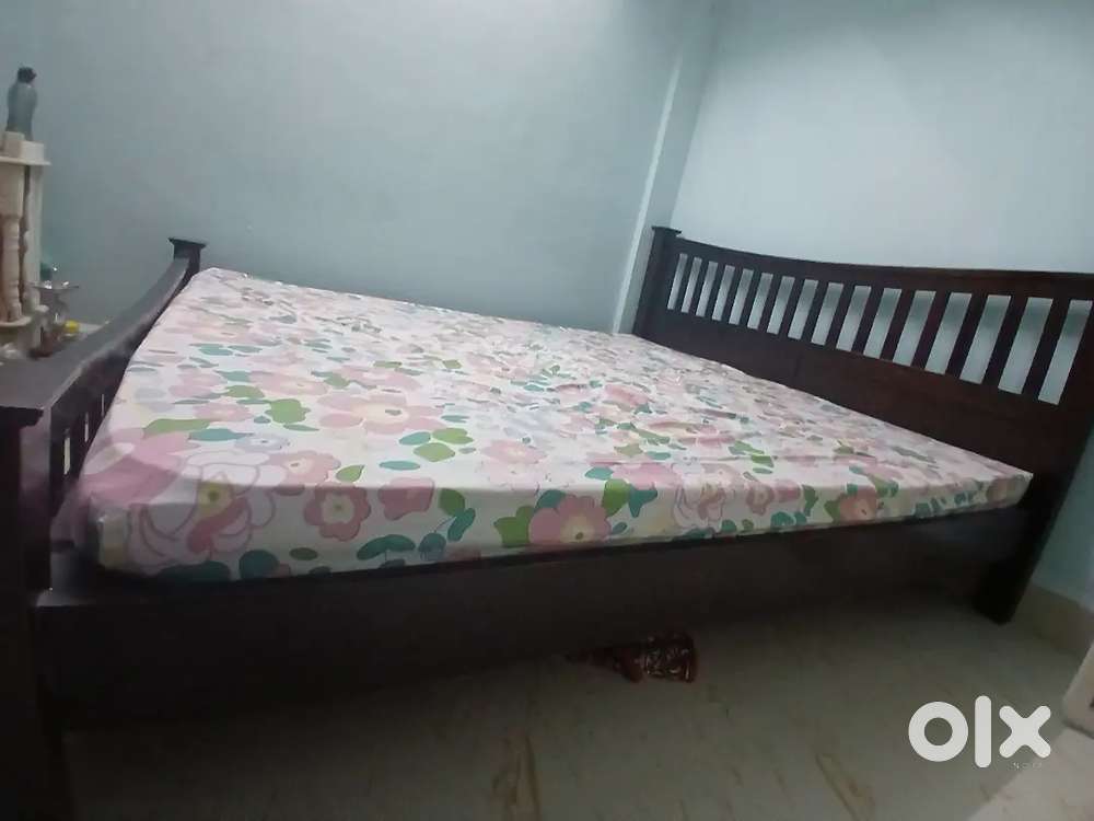 King size bed