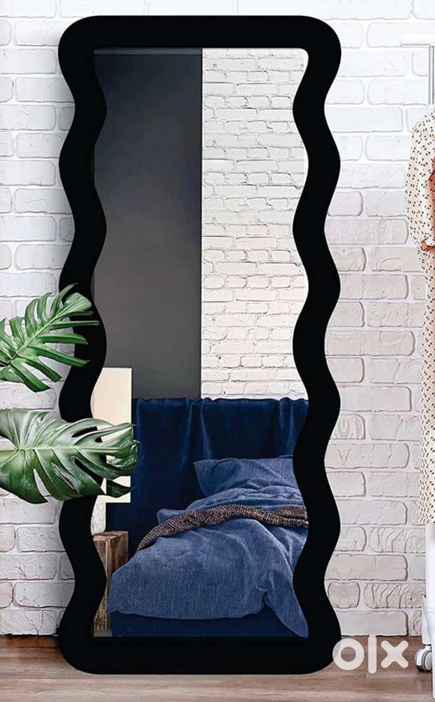 Zig zag mirror curvy