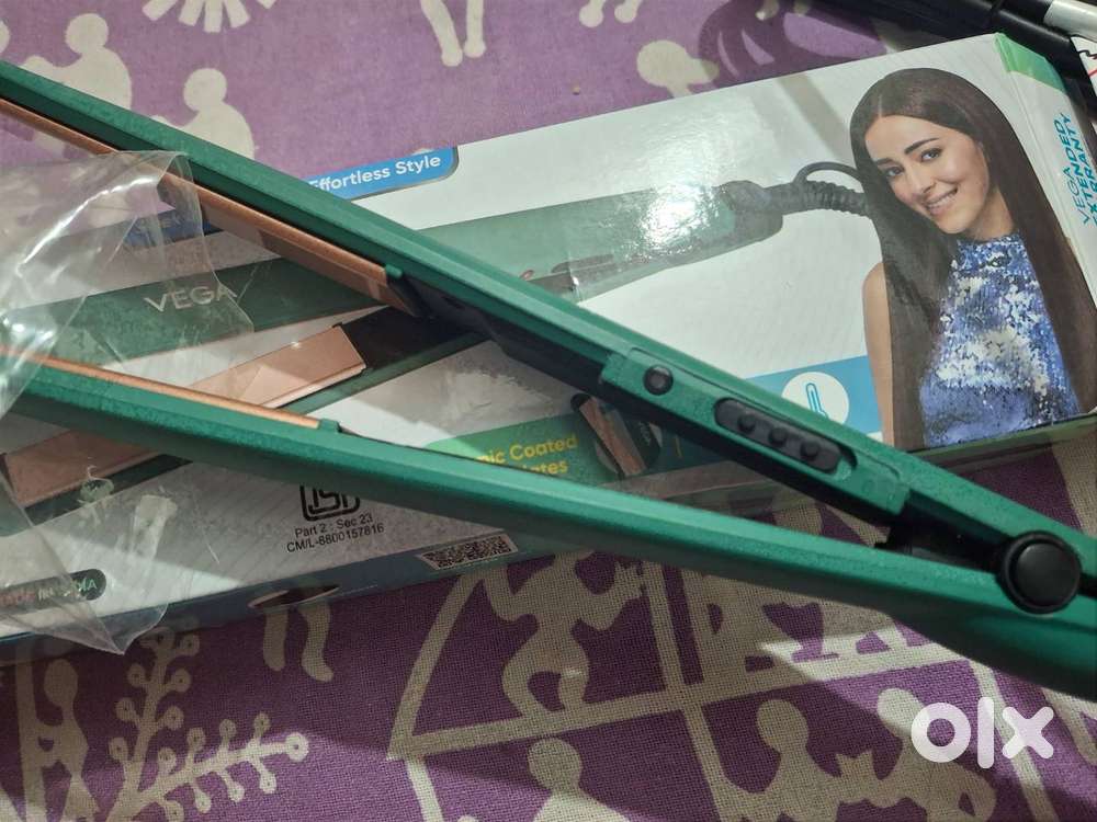 Vega hair straightener