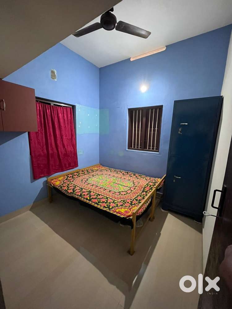 PG FOR LADIES (2500/-) near technopark n Infosys