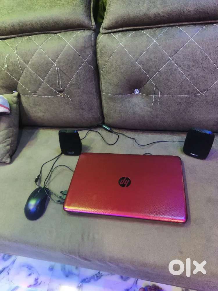 HP laptop it is a 4GB ram and it is made in Dubai