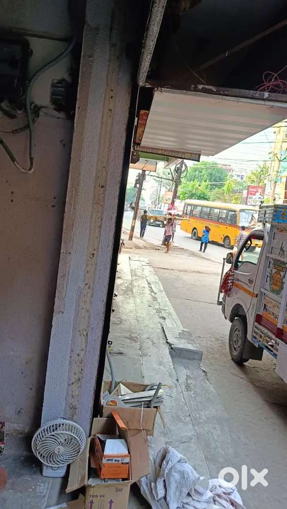 Shop cum Room Available for Rent – Prime Location