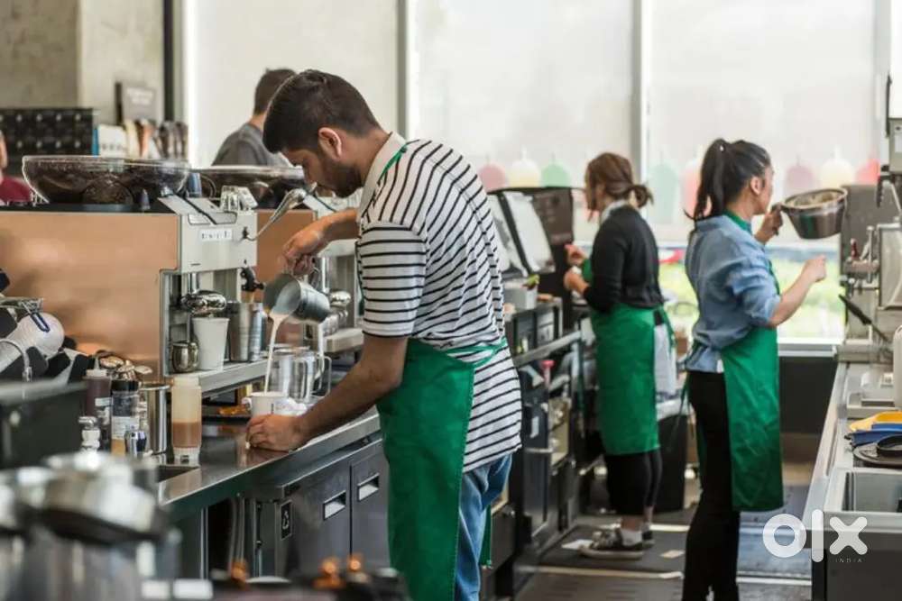 Juice maker helper job. In cafe