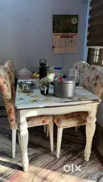 Dining table for sale