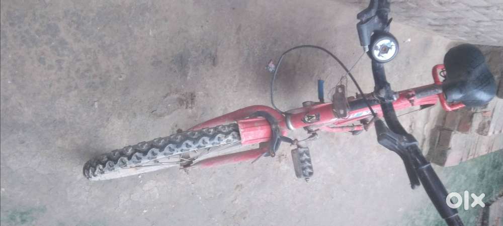 This cycle made by avon compny and this is notvery old cycle