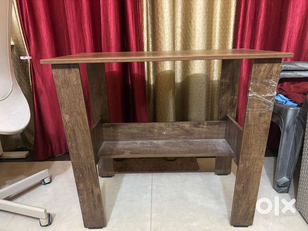 Computer wooden table