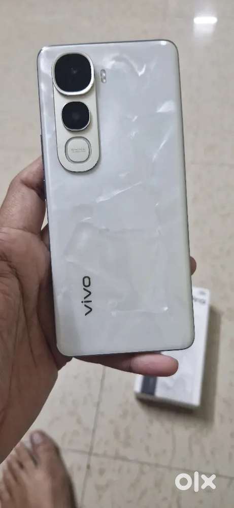 Vivo Y 400 Pro 5G cell