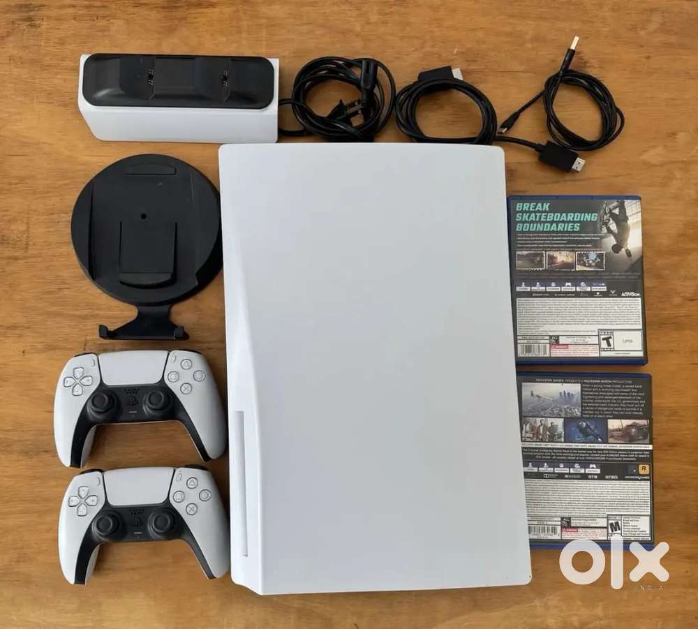 PlayStation 5 Console Bundle, 2 Games, 2 Controller Sony PS5 Disc