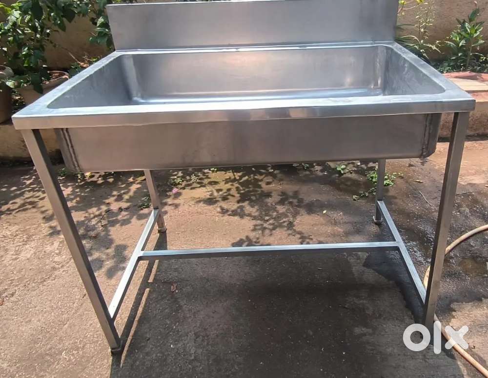 RUNNING RESTAURANT SALE