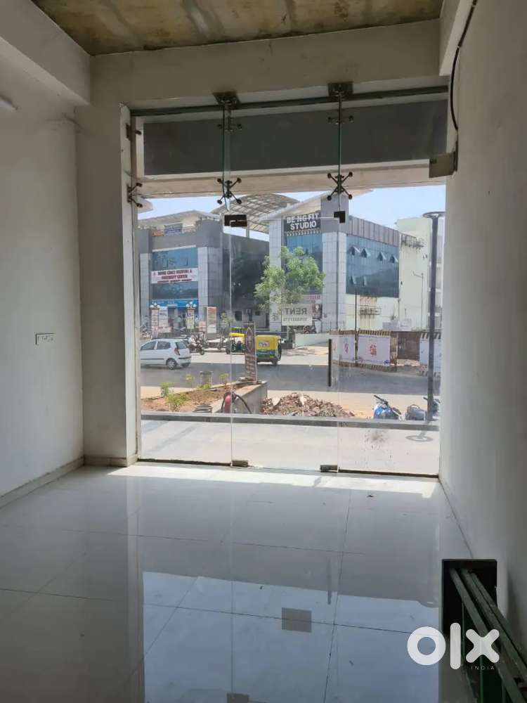 Groundfloor Showroom for rent on char rasta Motera