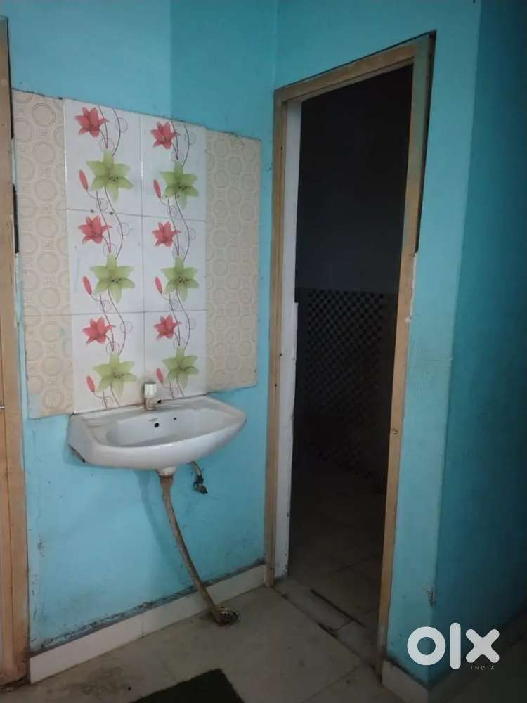 2bhk rooms,parking,taris,hall,balcony