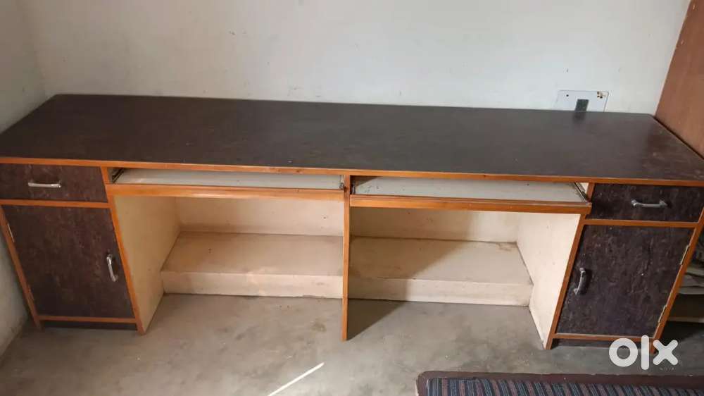 Best quality computer table