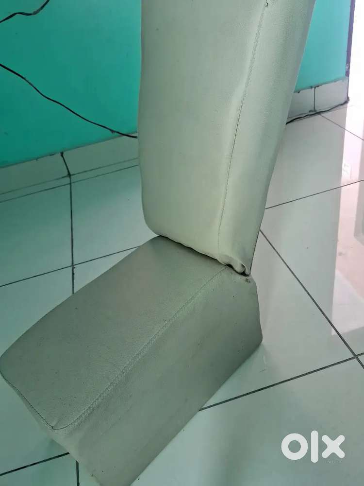 Innova car center seat