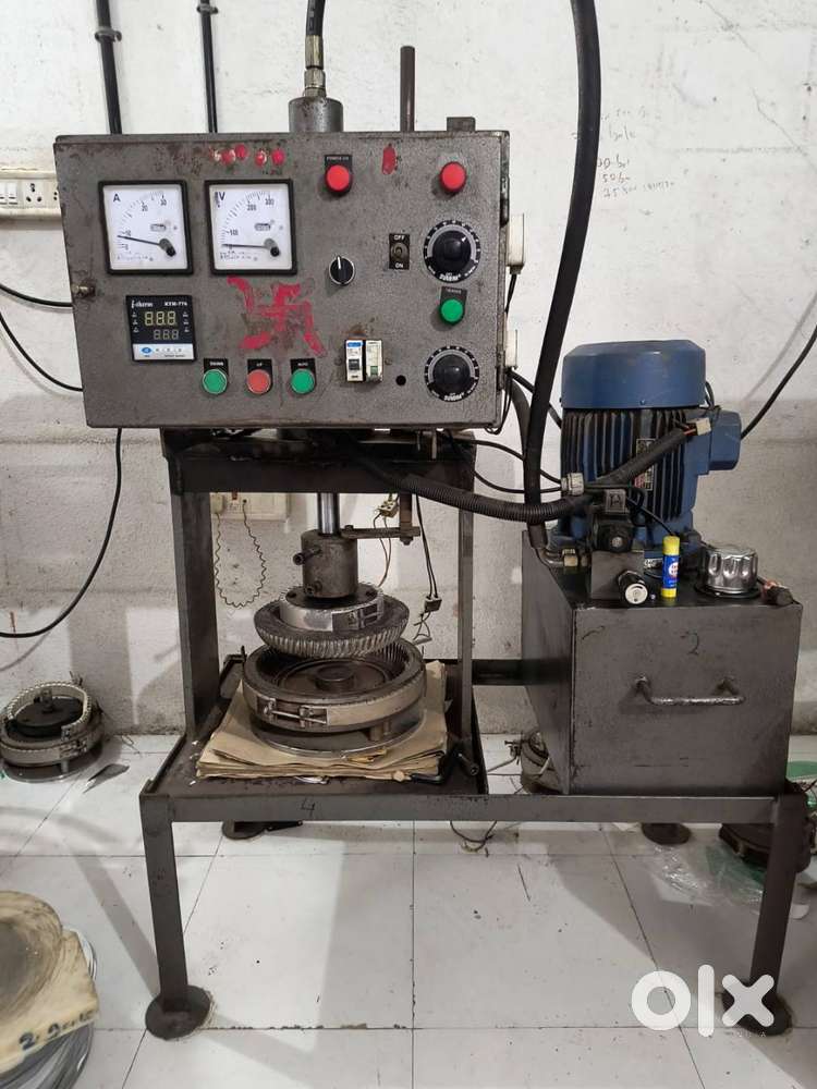 Paper plate making machine