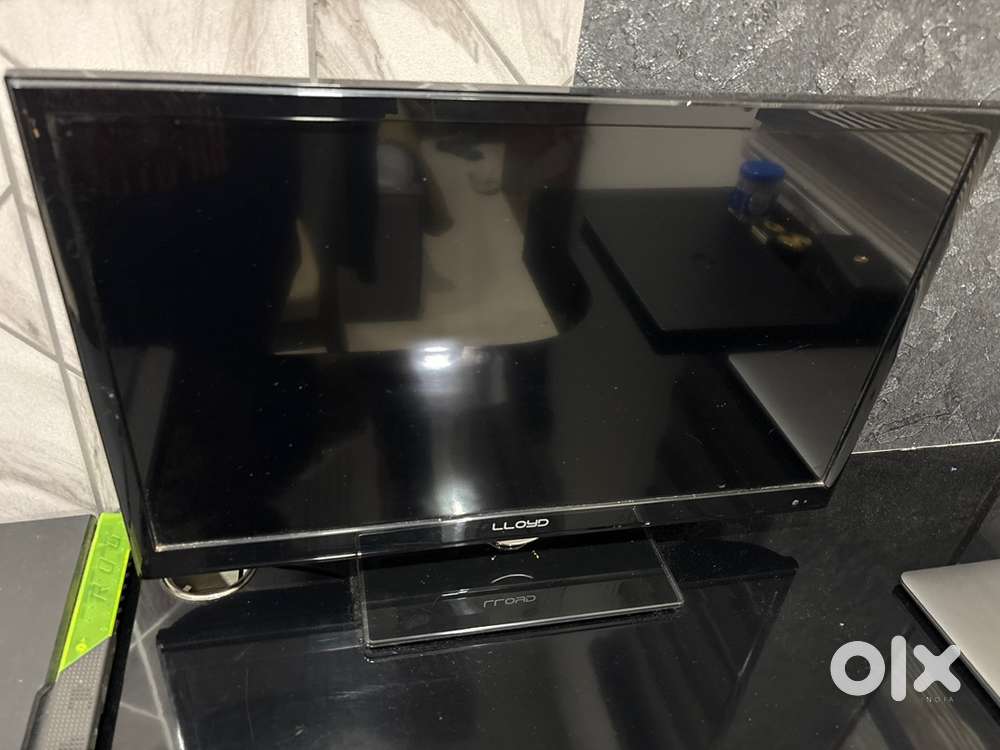 24 inch lloyd monitor