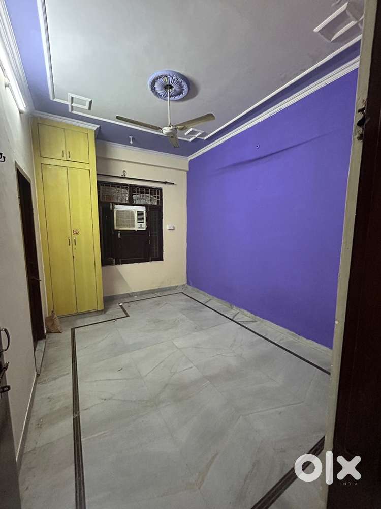 1 room with washroom available in 2bhk portion