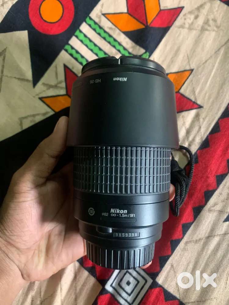 Nikon 70 mm to 300 mm lens