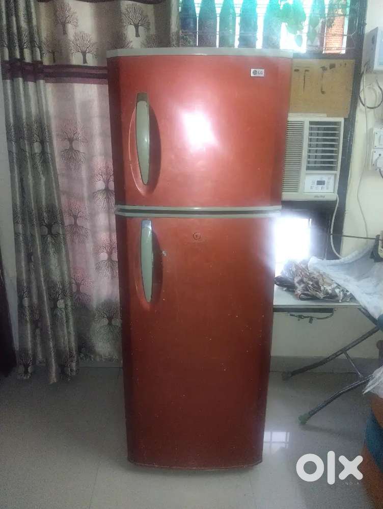 Double door fridge @4000