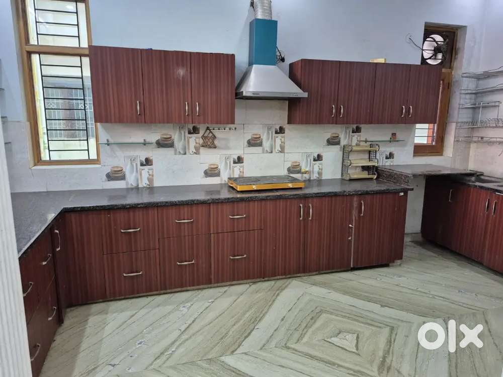2bhk full furnished floor turner road isbt k pass hai