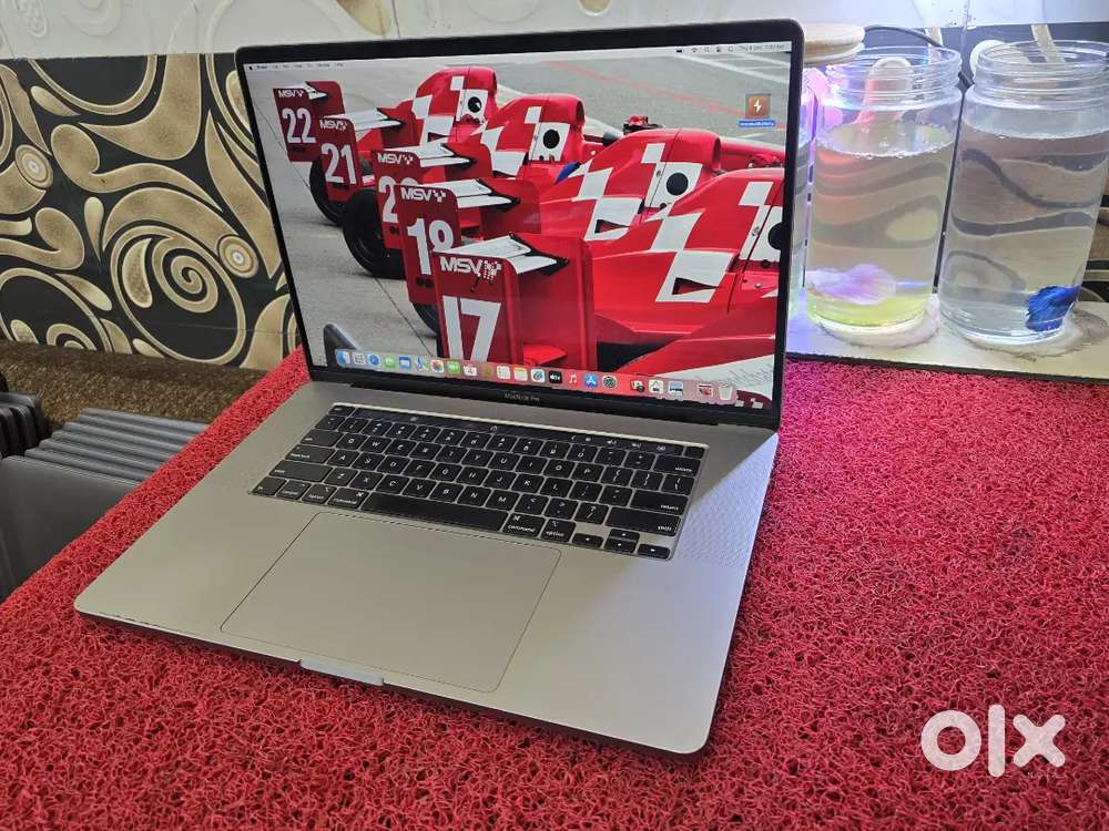 Apple Macbook Pro 2020 i7 16gb 512gb 5.5gb Graphics 16inch Retina