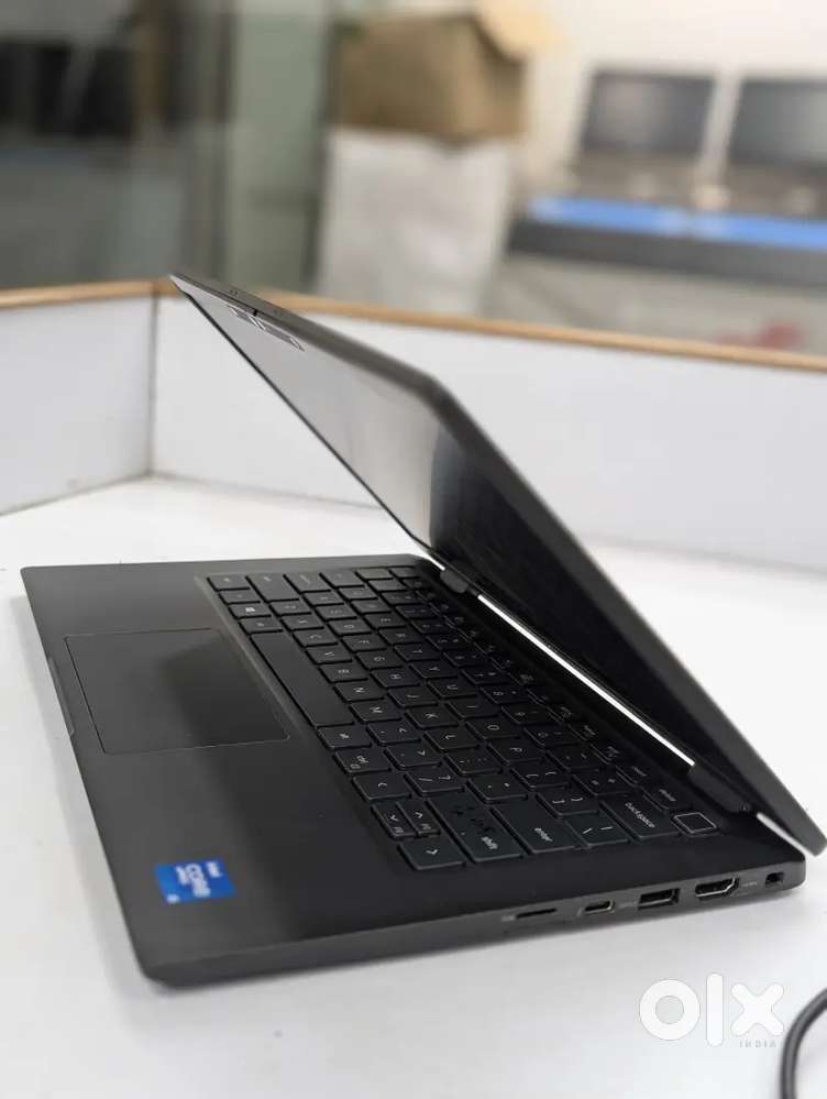 Dell Latitude/Intel i5 11th Generation/ 32 GB / 512 GB / 13.3 FHD.