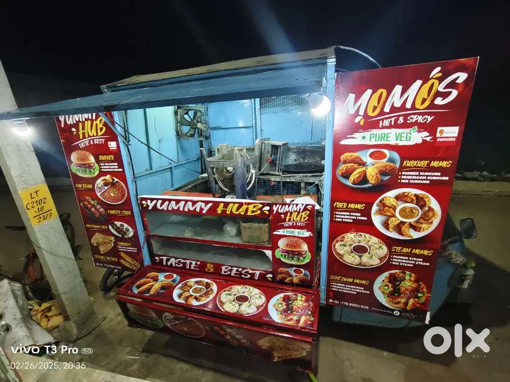 Evening timeFood van helping buy