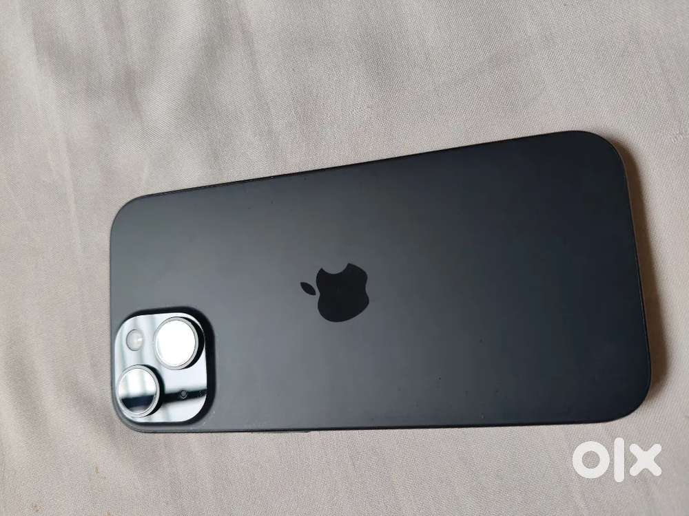 Iphone 15 128gb very good condition scratch less...