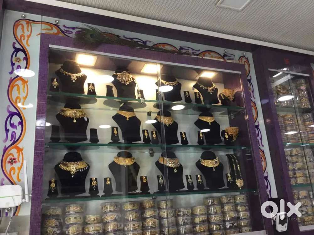 HIRING FOR JEWELLERY SHOWROOM IN LUCKNOW