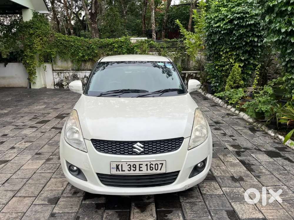 Maruti Suzuki Swift 2012 with Gas kit