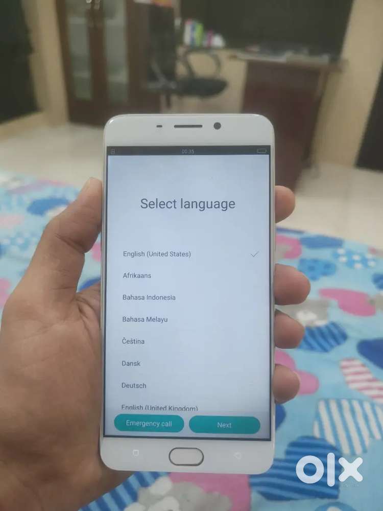 Oppo F1S fresh mobile for sale.